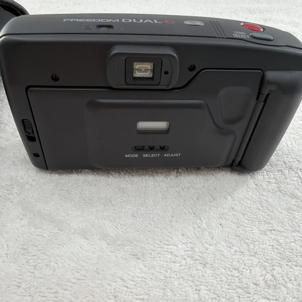 Minolta Freedom Dual C AF 35mm Film Point And Shoot Camera Untested w/ Case